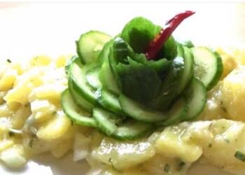 Салата со компир и боранија – оброк од соништата