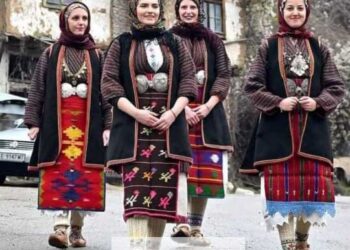 Македонска народна носија и архитектура од селото Пирин според кое Пиринска Македонија го добила името