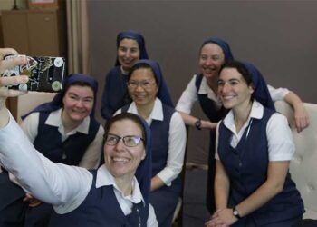 Религиозни инфлуенсери растураат на ТикТок и Инстаграм