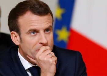 Франција му верува на Макрон