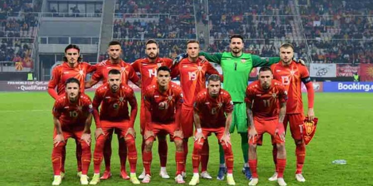 Македонски песни и знамиња во Палермо