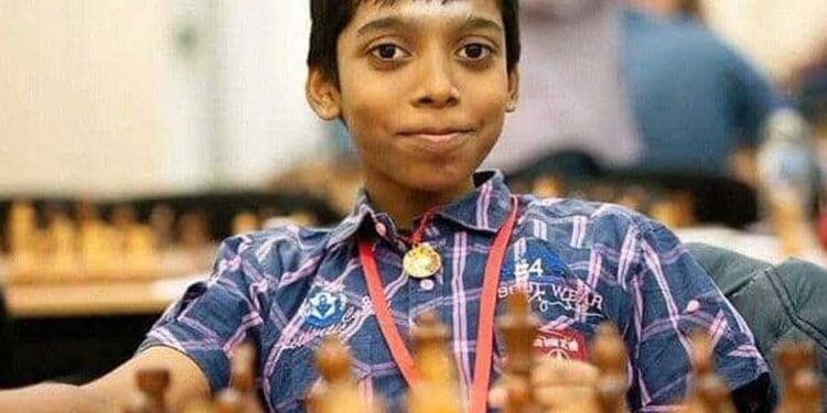 Момче меѓу светските велемајстори