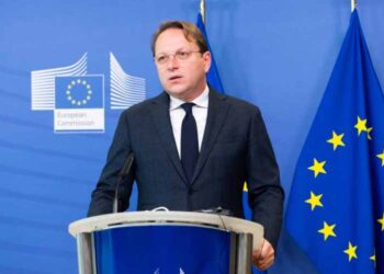 Оливер Вархеји – довербата на ЕУ е доведена во прашање