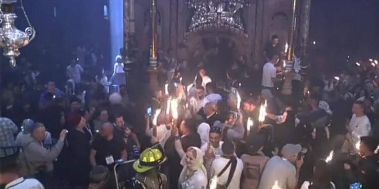 Благодатниот Оган слезе во Ерусалим