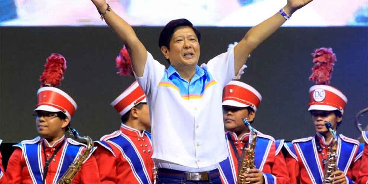 Фамилијата Маркос се враќа на чело на Филипините