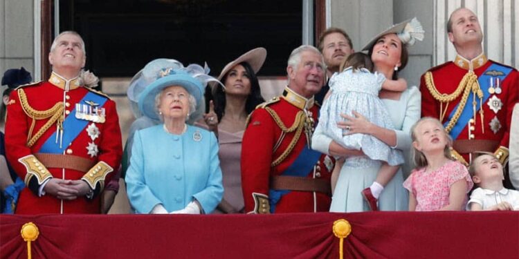 Балконот на Бети без синот Ендрју и внукот Хари