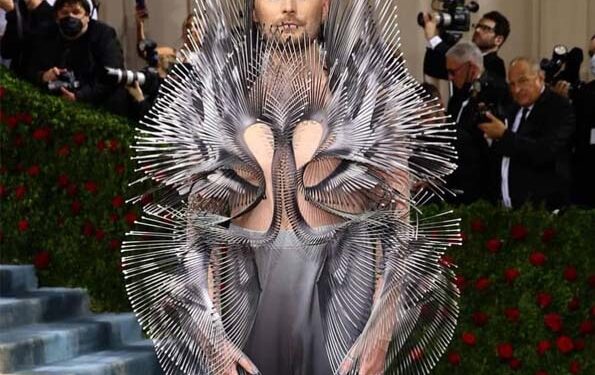 Маскенбал или висока мода? (галерија)