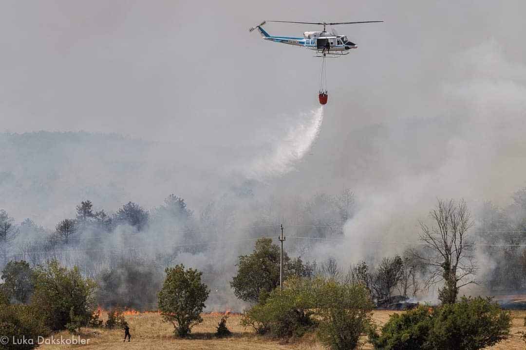Словенија гори