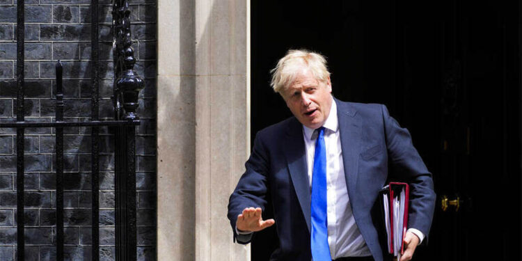 Борис Џонсон се поздрави од Парламентот со репликата „Хаста ла виста бејби!"