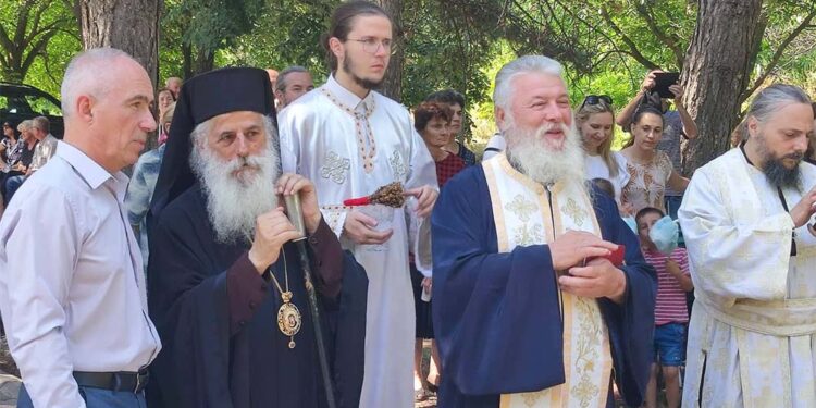 Владиката Петар го благослови патот на Битолската коњаница