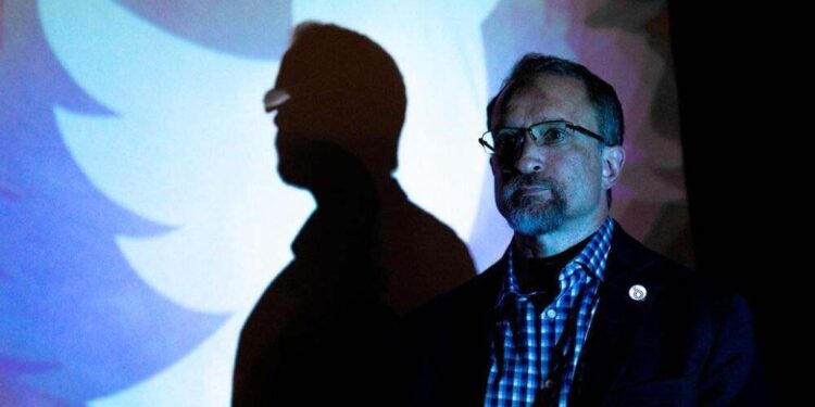 Твитер нема контрола врз самиот себе?