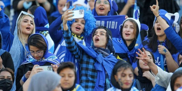 Иран – Дајте им на жените да гледаат фудбал!