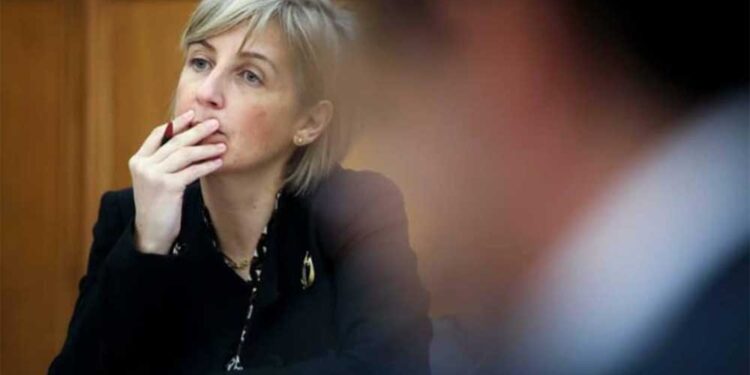 Како се поднесува оставка поради само еден смртен случај