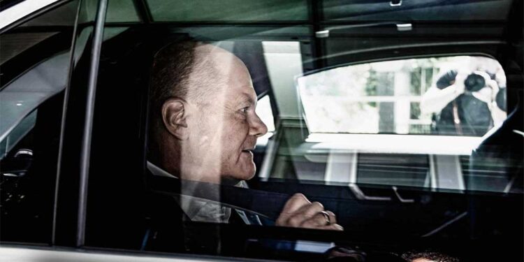 Олаф Шолц под истрага во голема афера со германските банки