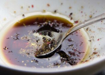 Маринада која го освежува и омекнува месото