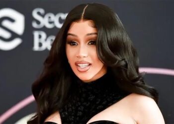 Карди Б осудена да мети улици поради тепачка