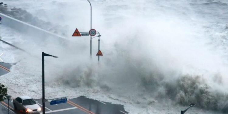 Тајфунот Хинамнор ја поплави Јужна Корејa