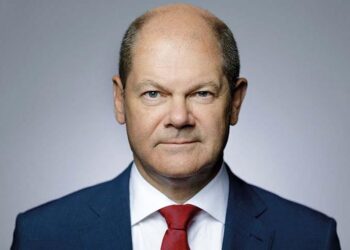 Шолц: Путин не го менува ставот за војната во Украинa