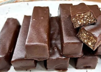 Карамелизирани чоколадни колачиња со урми