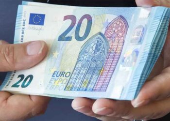 Велешанец со фалсификувани евра купувал мобилни телефони