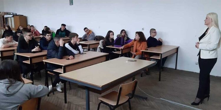 За булингот и врсничкото насилство меѓу децата