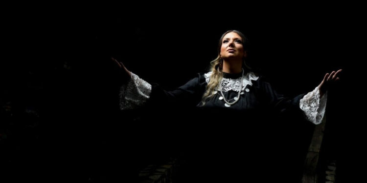 Габриела Новевска – Старите песни се тешки, тажни и трагични како судбината на народот