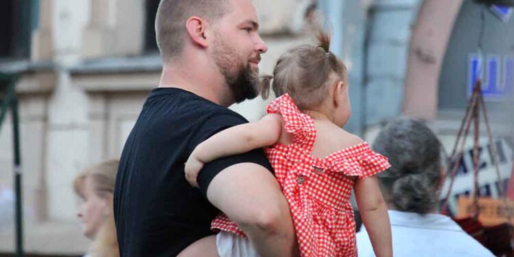 Спонтано – Брзам пополека во недела на Широк Сокак (ФОТОГАЛЕРИЈА)