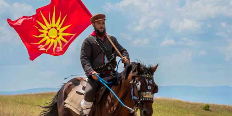 Младите битолски коњаници ја продолжуваат илинденската традиција
