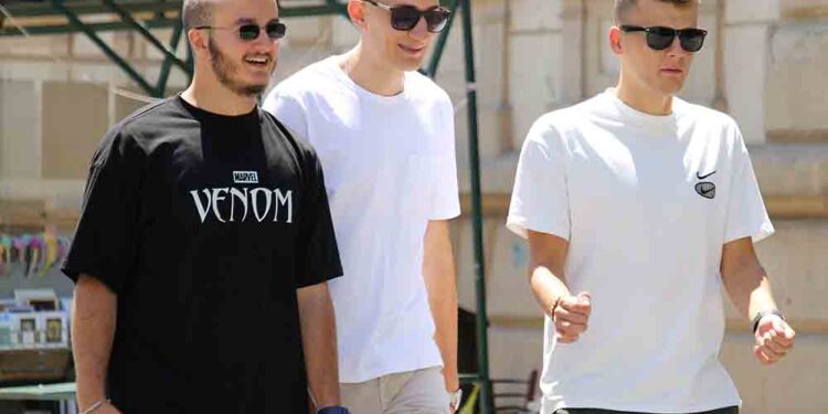 Спонтано – Викенд матине прошетка на Широк Сокак (ФОТОГАЛЕРИЈА)